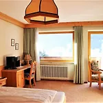 Alpenrose Hotel 3*