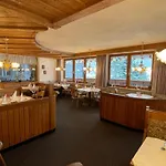Hotel Alpenrose 3*