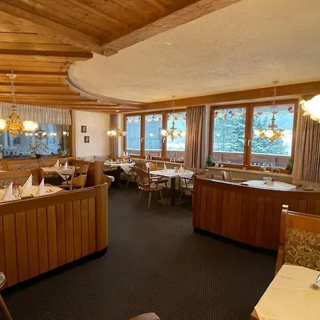 Hotel Alpenrose 3*