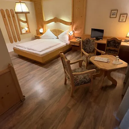 Alpenrose Hotell 3*