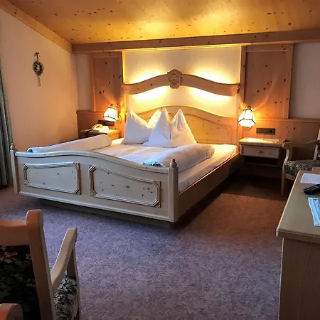Alpenrose Hotel 3*